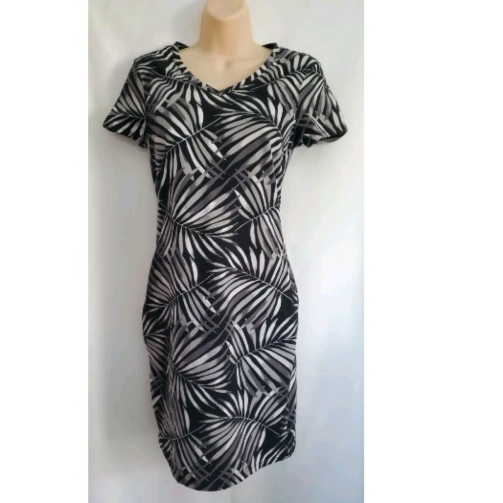 Women Old Navy Black Leaf Print Bodycon Short Sleeve Stretch Pullon Dress Size S